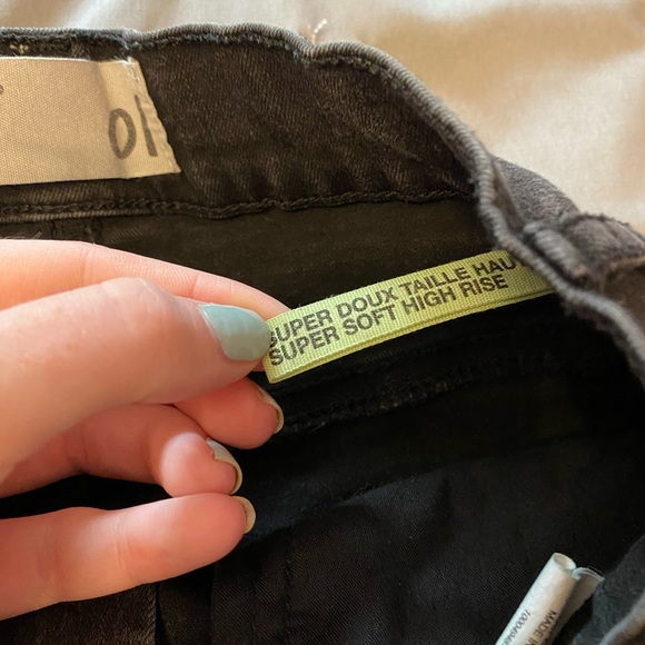 ✴️2 for $20 - Garage Black High Rise Shorts - Picture 2 of 5